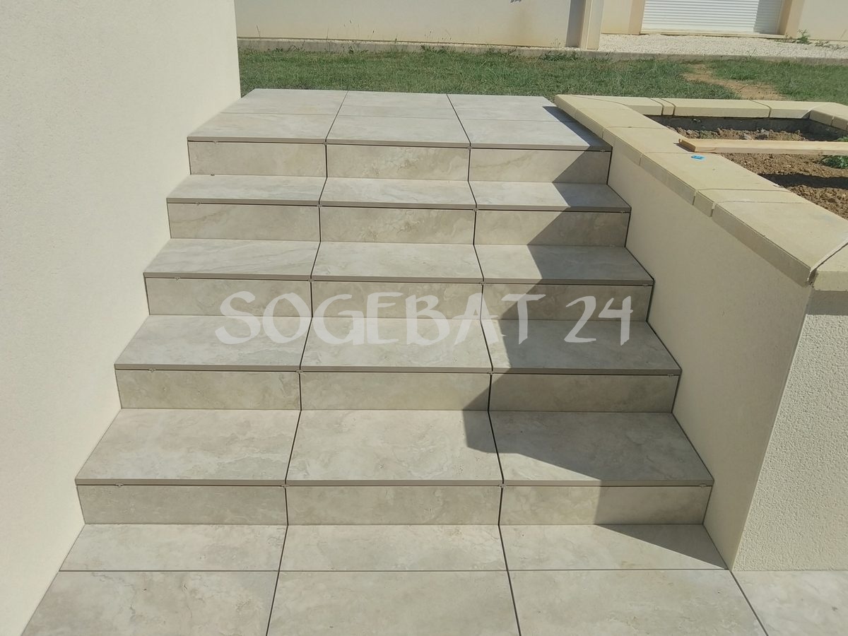 Construction de piscine avec terrasse et abords - Chazottes – 15