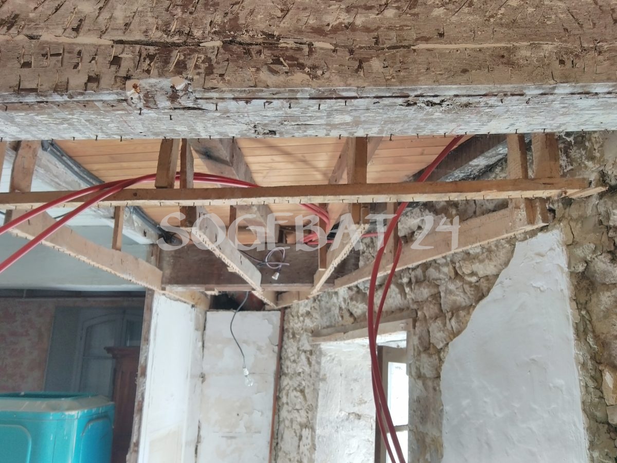 Rénovation intérieure complète à Sainte-Eulalie – 35