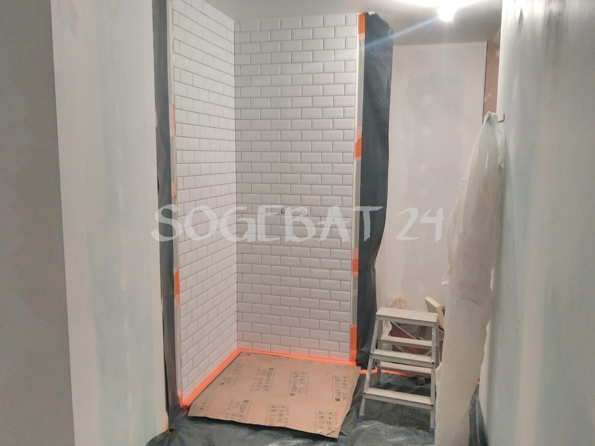 Rénovation intérieure complète à Sainte-Eulalie – 10