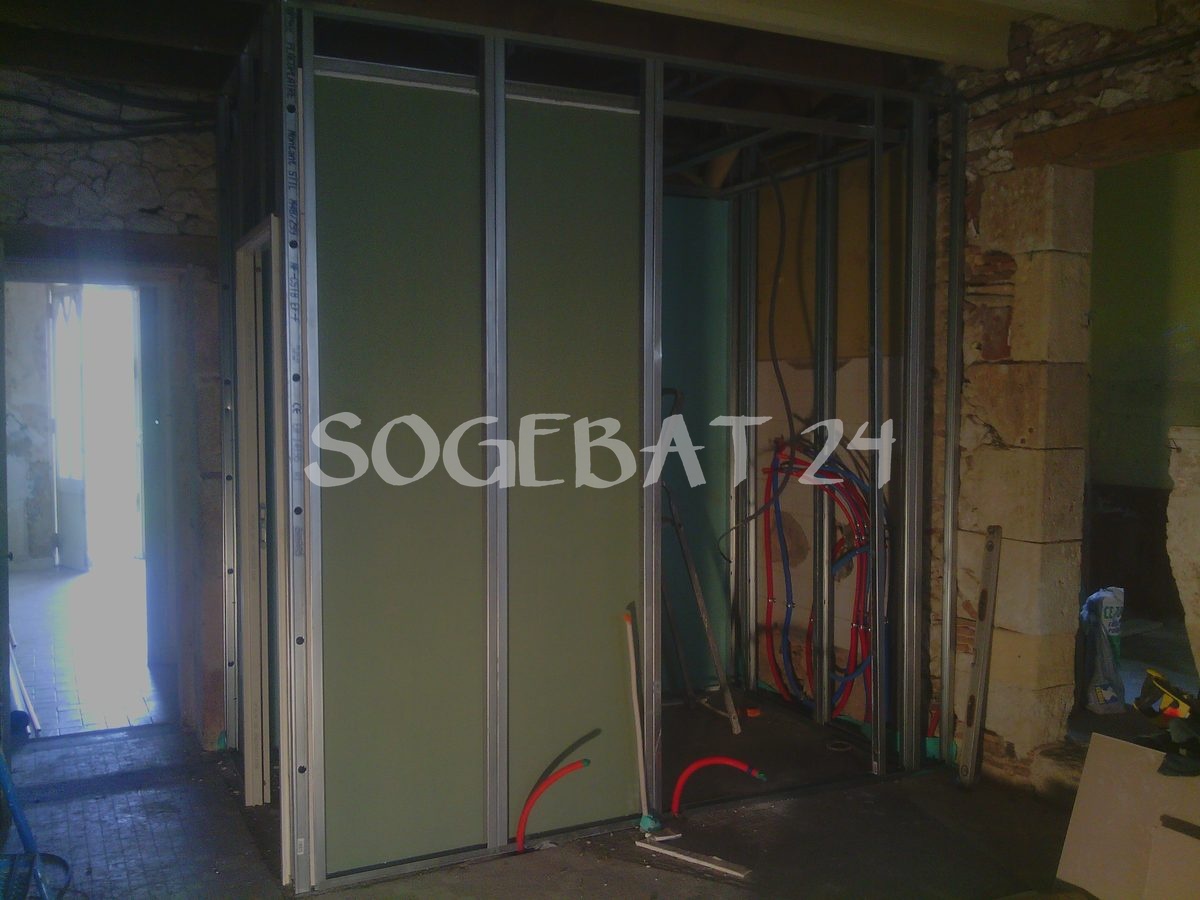Rénovation intérieure avec cloisons et isolation – 15