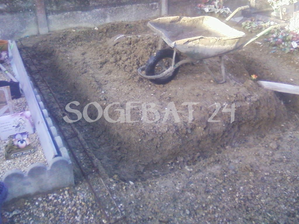 Travaux de terrassement et pose de bordures - Cimetière – 2