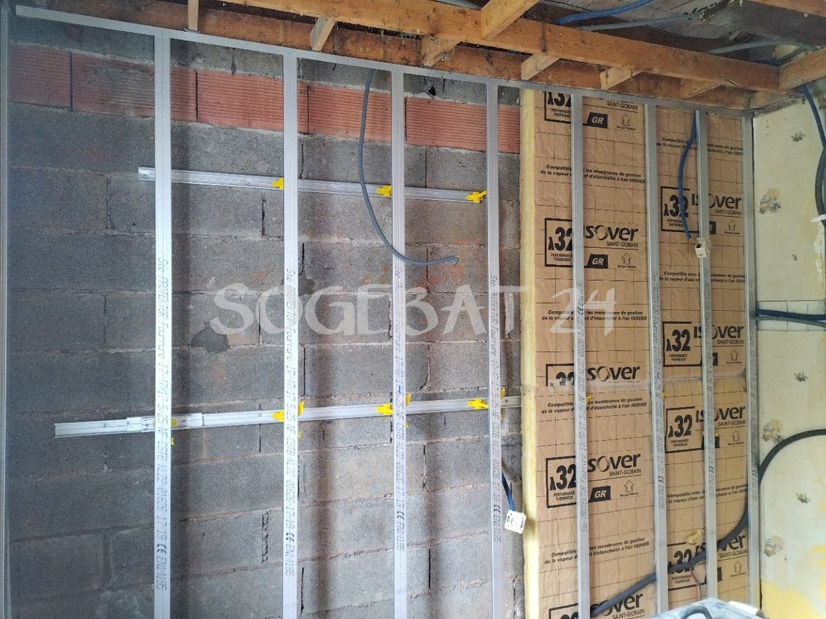 Rénovation intérieure - Cloisons et menuiserie à Le Fleix – 18