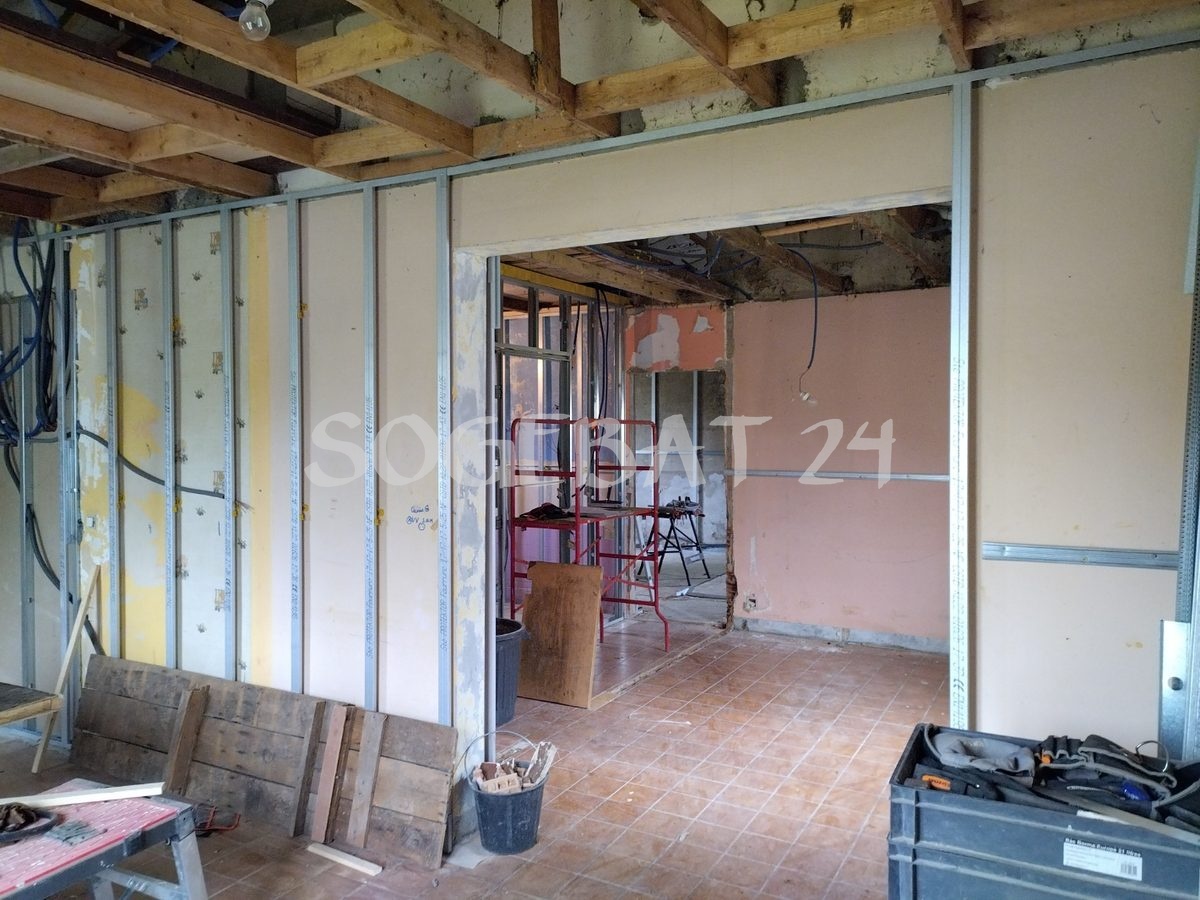 Rénovation intérieure - Cloisons et menuiserie à Le Fleix – 15