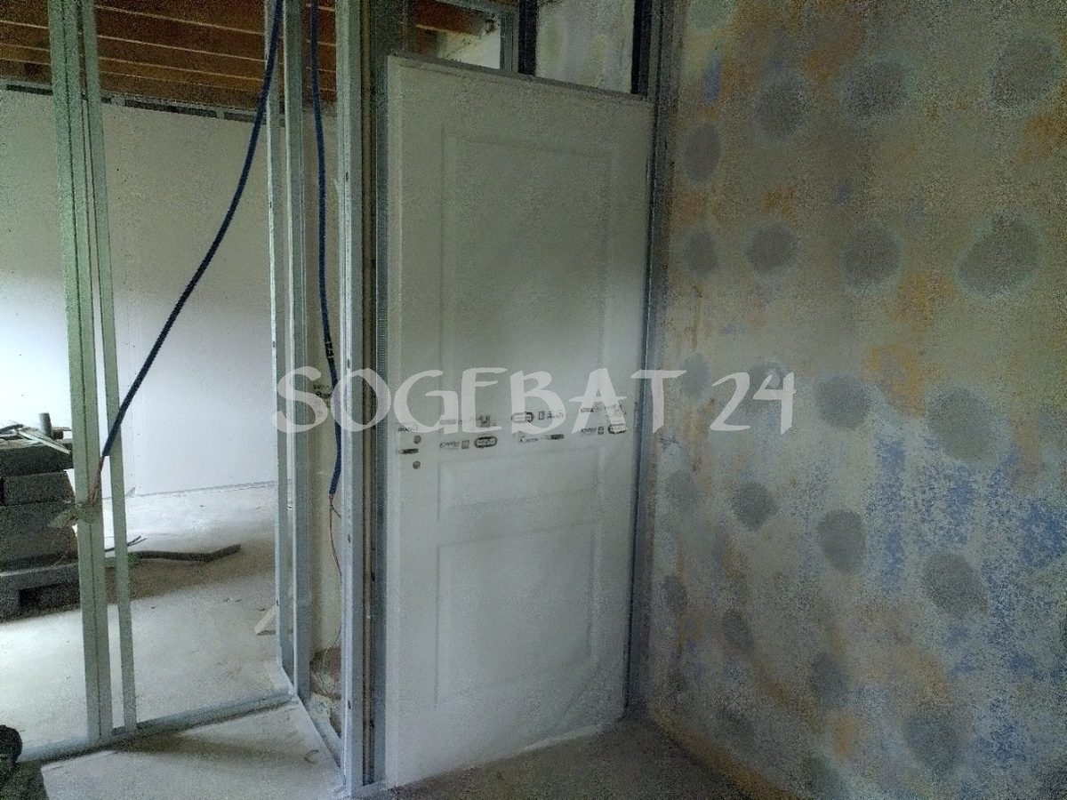 Rénovation intérieure - Cloisons et menuiserie à Le Fleix – 3
