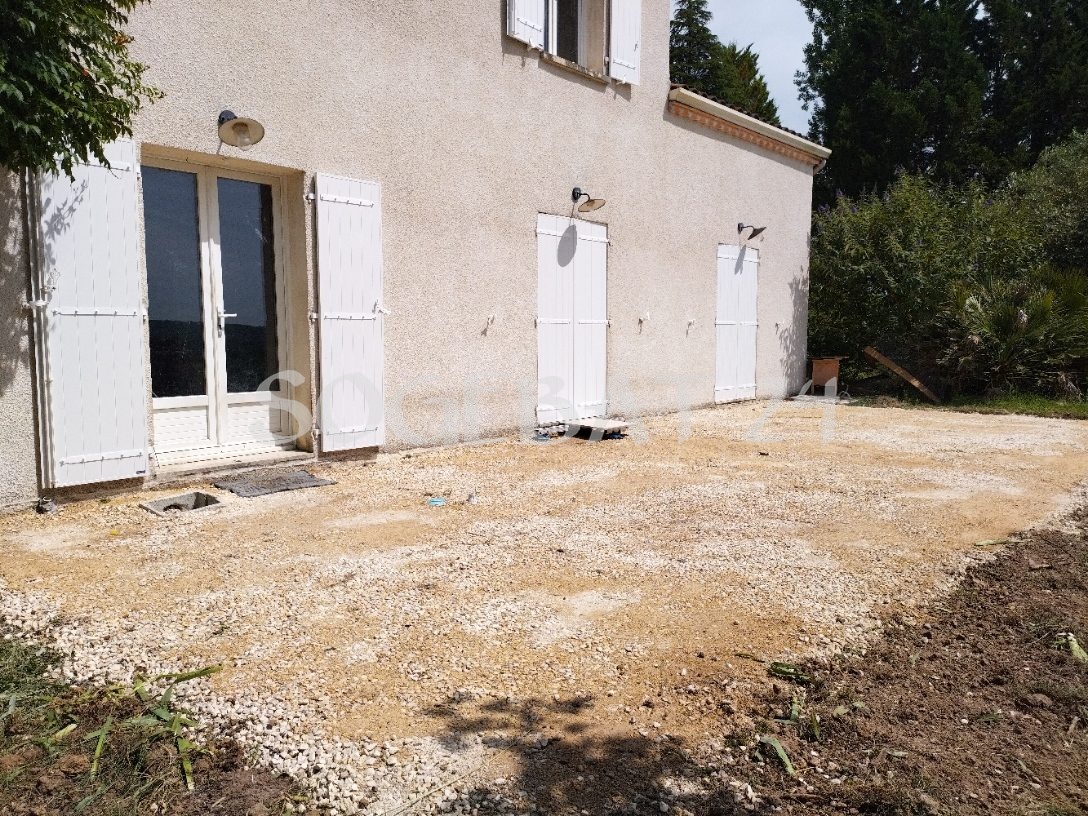 Rénovation terrasse extérieure  sur plots et profils – 17