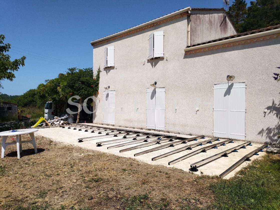 Rénovation terrasse extérieure  sur plots et profils – 16