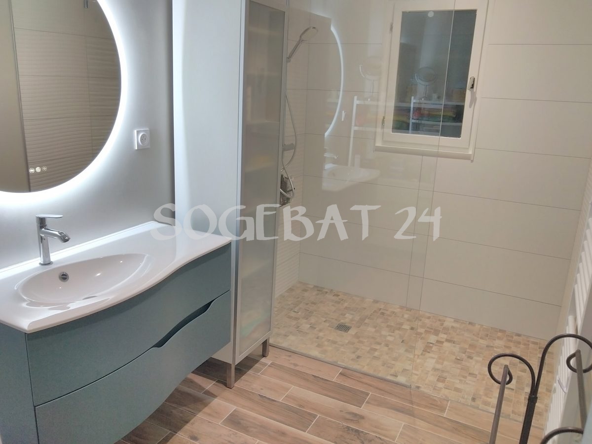 Rénovation salle de bains et finitions intérieures - Pignac – 4