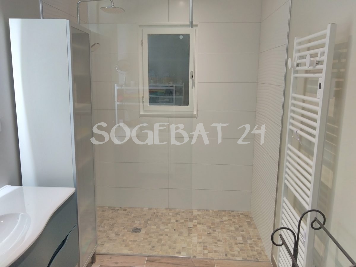 Rénovation salle de bains et finitions intérieures - Pignac – 3