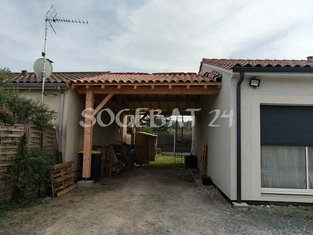 Construction d'un apentis-carport à Pineuilh à Pineuilh