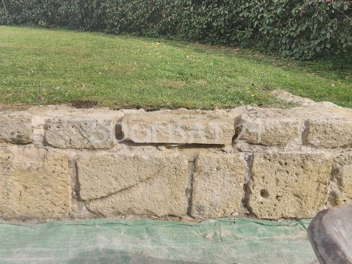Restauration d'un muret de soutènement en pierre de taille – 6