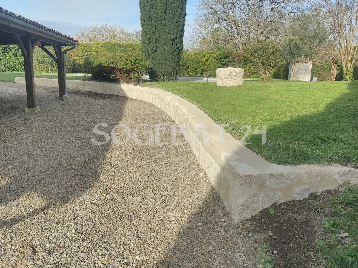 Restauration d'un muret de soutènement en pierre de taille – 2